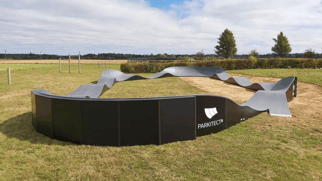 Qu’est-ce qu’un pumptrack et comment l’utiliser ? Guide des pratiques (vélo, trottinette, BMX)